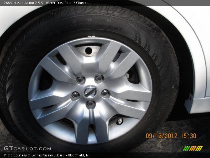 Winter Frost Pearl / Charcoal 2009 Nissan Altima 2.5 S