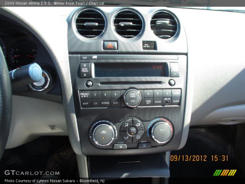 Winter Frost Pearl / Charcoal 2009 Nissan Altima 2.5 S
