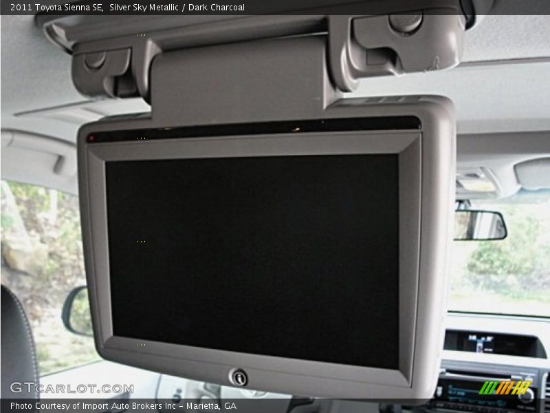 Silver Sky Metallic / Dark Charcoal 2011 Toyota Sienna SE