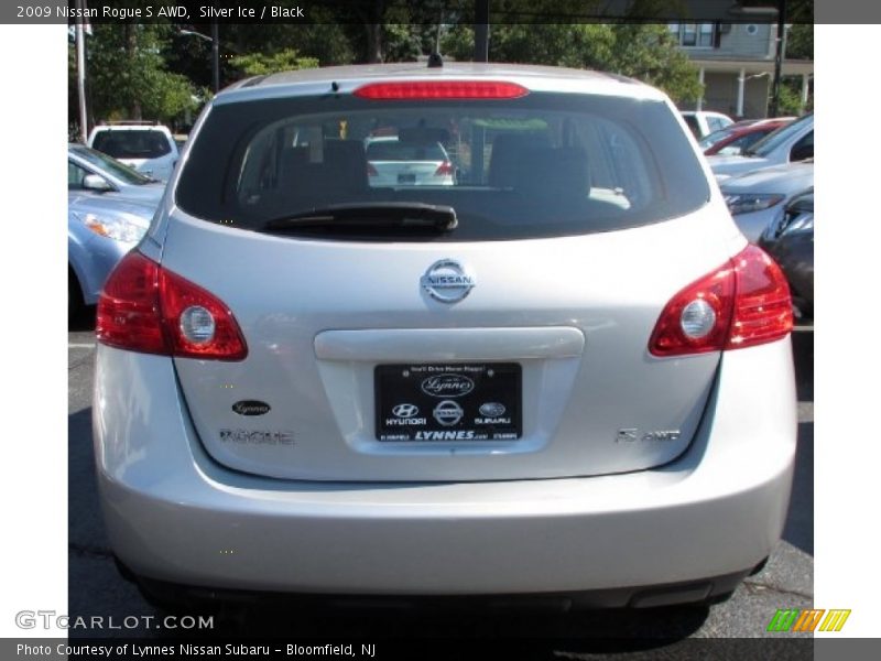 Silver Ice / Black 2009 Nissan Rogue S AWD