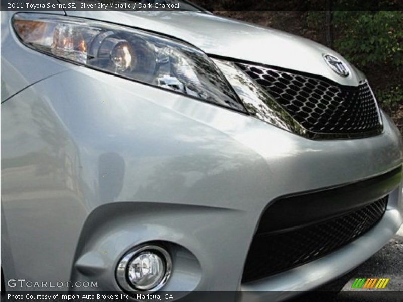 Silver Sky Metallic / Dark Charcoal 2011 Toyota Sienna SE