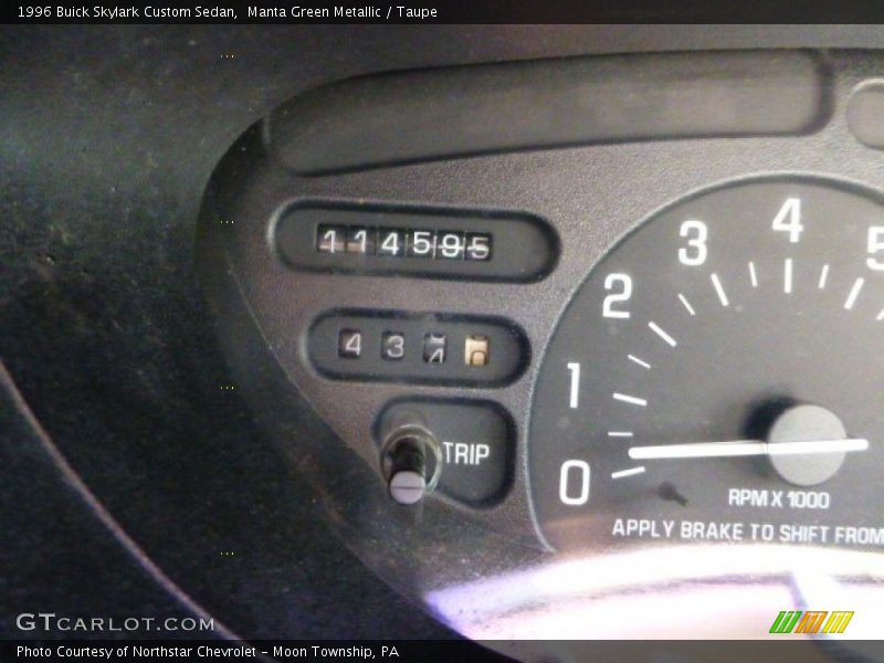 Manta Green Metallic / Taupe 1996 Buick Skylark Custom Sedan