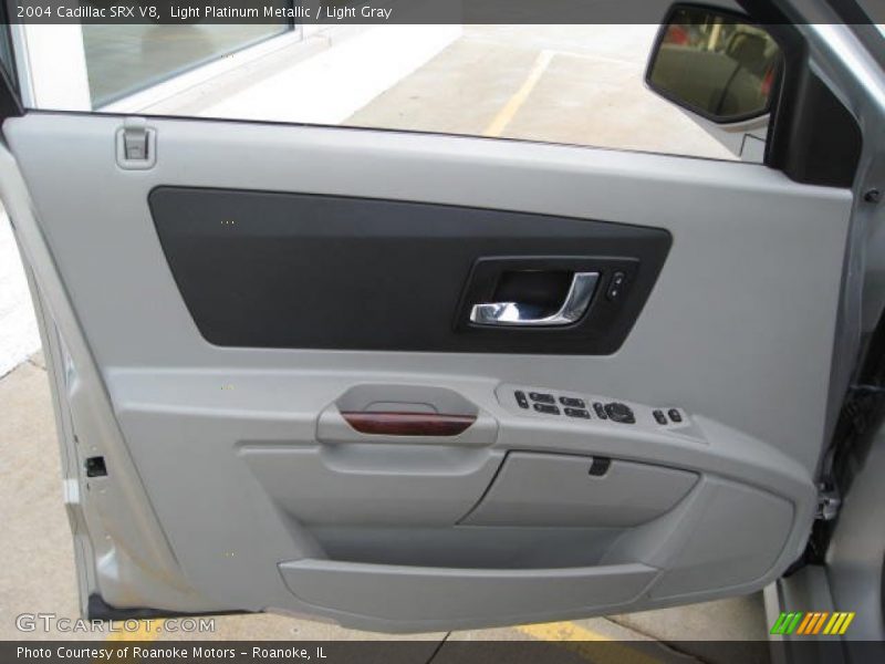 Light Platinum Metallic / Light Gray 2004 Cadillac SRX V8