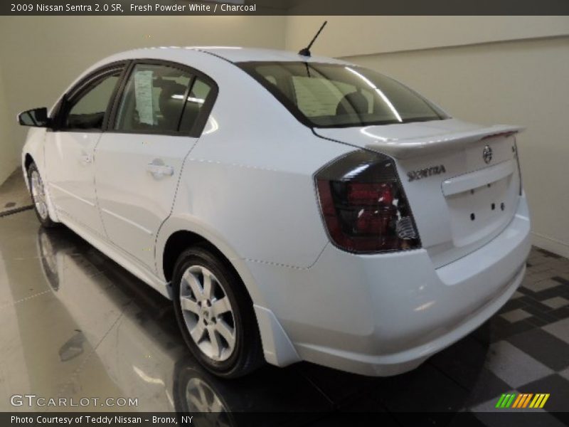 Fresh Powder White / Charcoal 2009 Nissan Sentra 2.0 SR