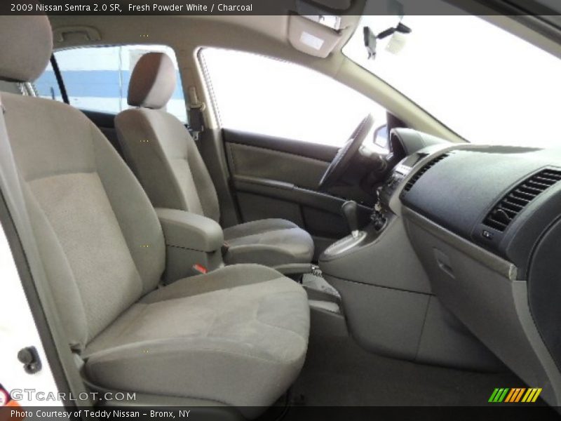 Fresh Powder White / Charcoal 2009 Nissan Sentra 2.0 SR