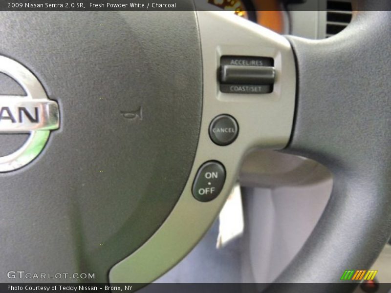 Fresh Powder White / Charcoal 2009 Nissan Sentra 2.0 SR