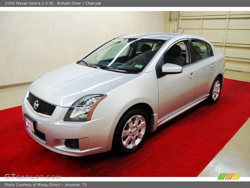 Brilliant Silver / Charcoal 2009 Nissan Sentra 2.0 SR