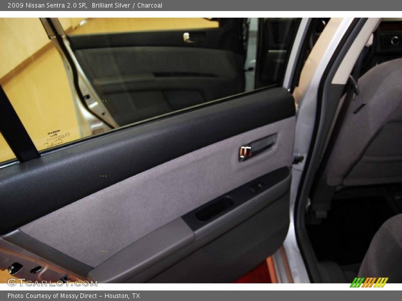 Brilliant Silver / Charcoal 2009 Nissan Sentra 2.0 SR