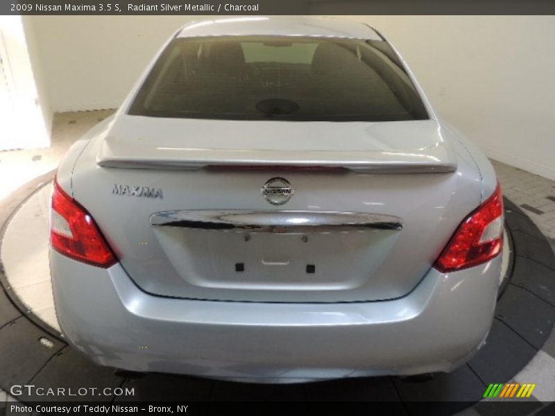 Radiant Silver Metallic / Charcoal 2009 Nissan Maxima 3.5 S