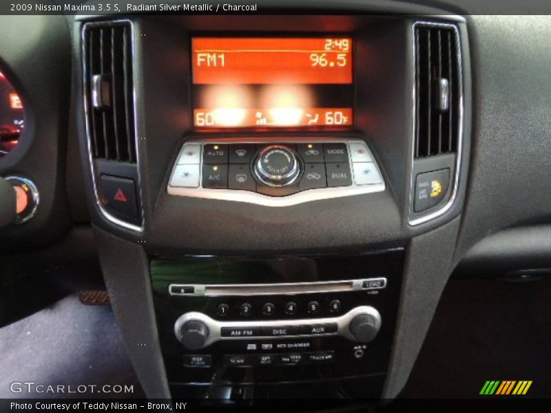 Radiant Silver Metallic / Charcoal 2009 Nissan Maxima 3.5 S
