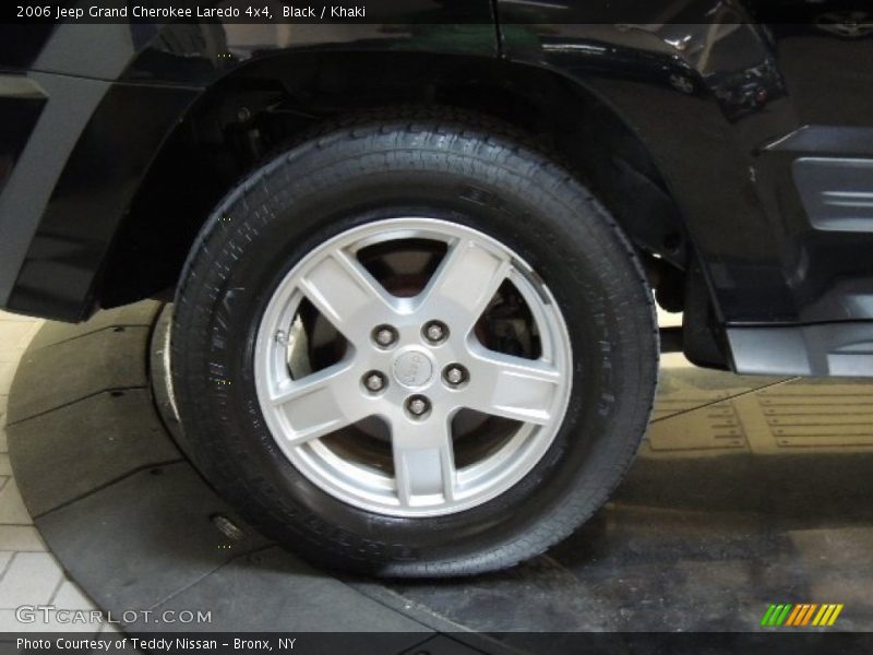 Black / Khaki 2006 Jeep Grand Cherokee Laredo 4x4