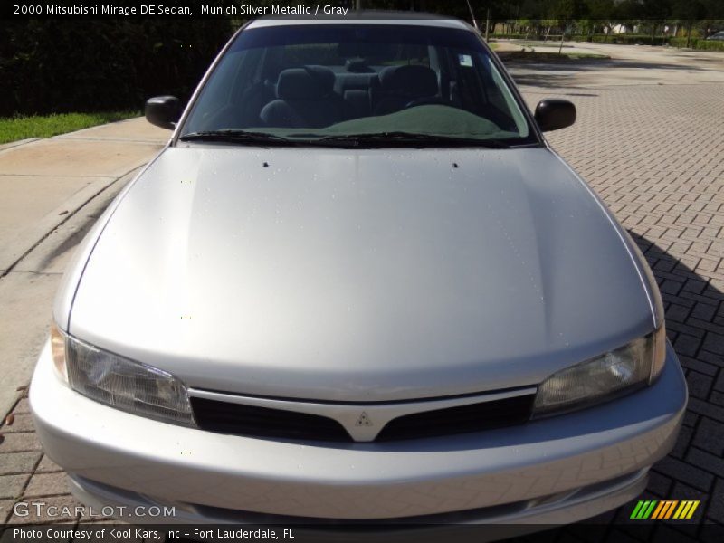 Munich Silver Metallic / Gray 2000 Mitsubishi Mirage DE Sedan