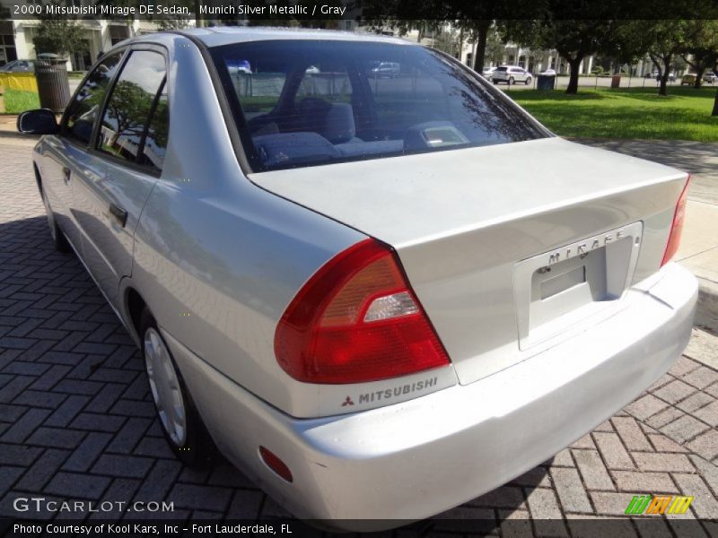 Munich Silver Metallic / Gray 2000 Mitsubishi Mirage DE Sedan