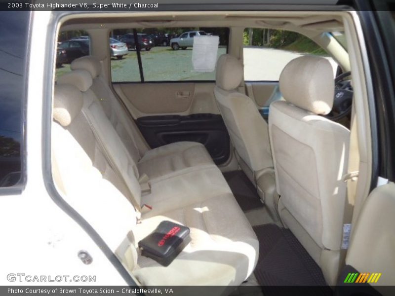Super White / Charcoal 2003 Toyota Highlander V6