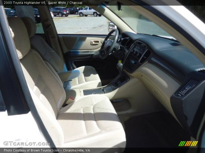 Super White / Charcoal 2003 Toyota Highlander V6