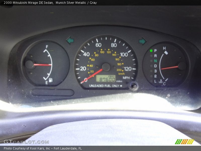 Munich Silver Metallic / Gray 2000 Mitsubishi Mirage DE Sedan