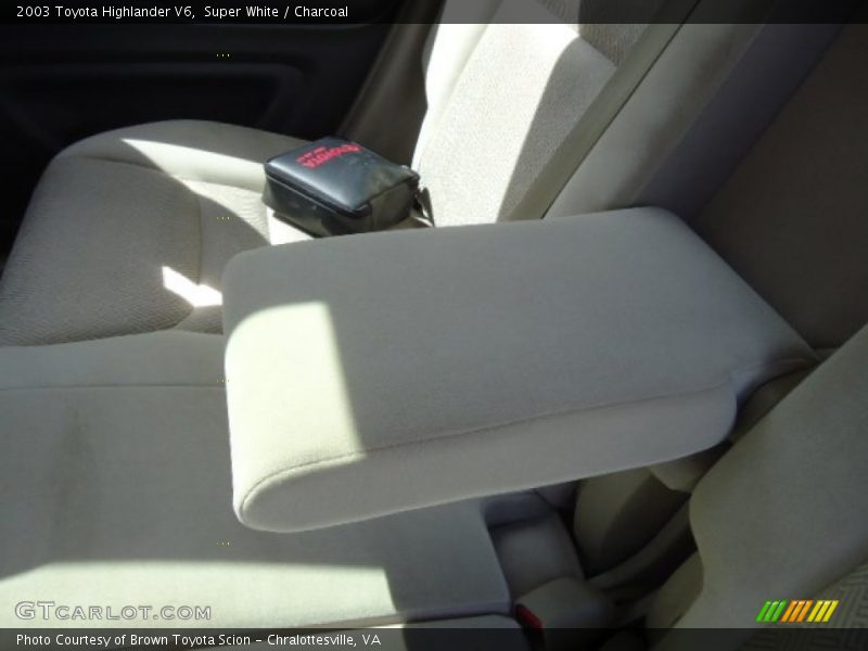 Super White / Charcoal 2003 Toyota Highlander V6