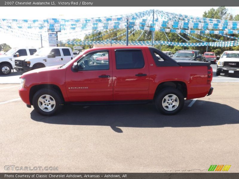 Victory Red / Ebony 2007 Chevrolet Avalanche LS