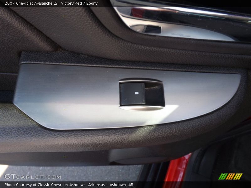 Victory Red / Ebony 2007 Chevrolet Avalanche LS