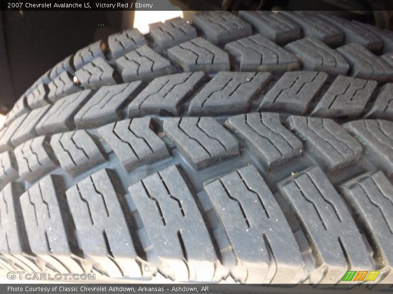 Victory Red / Ebony 2007 Chevrolet Avalanche LS