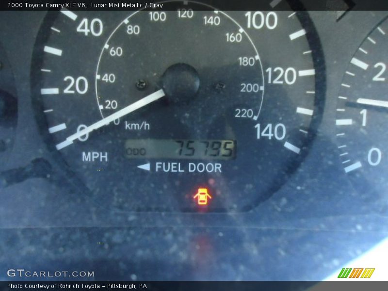 Lunar Mist Metallic / Gray 2000 Toyota Camry XLE V6