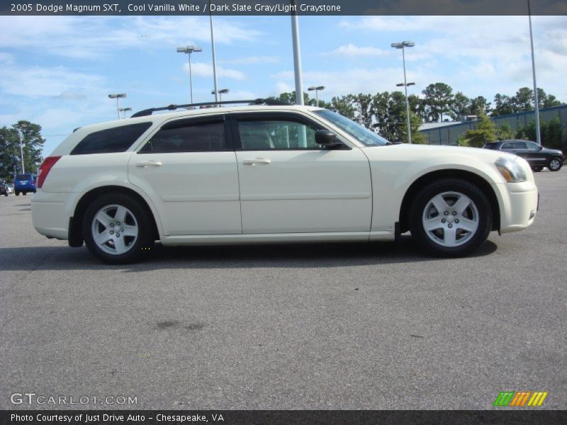 Cool Vanilla White / Dark Slate Gray/Light Graystone 2005 Dodge Magnum SXT