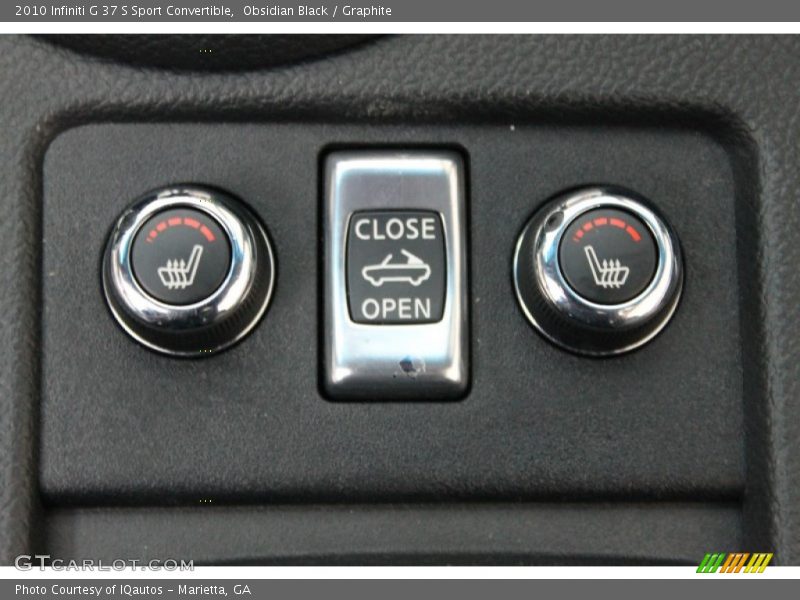 Controls of 2010 G 37 S Sport Convertible
