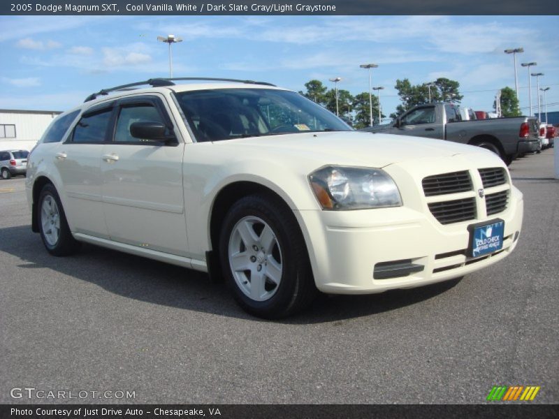 Cool Vanilla White / Dark Slate Gray/Light Graystone 2005 Dodge Magnum SXT