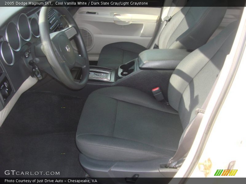 Cool Vanilla White / Dark Slate Gray/Light Graystone 2005 Dodge Magnum SXT
