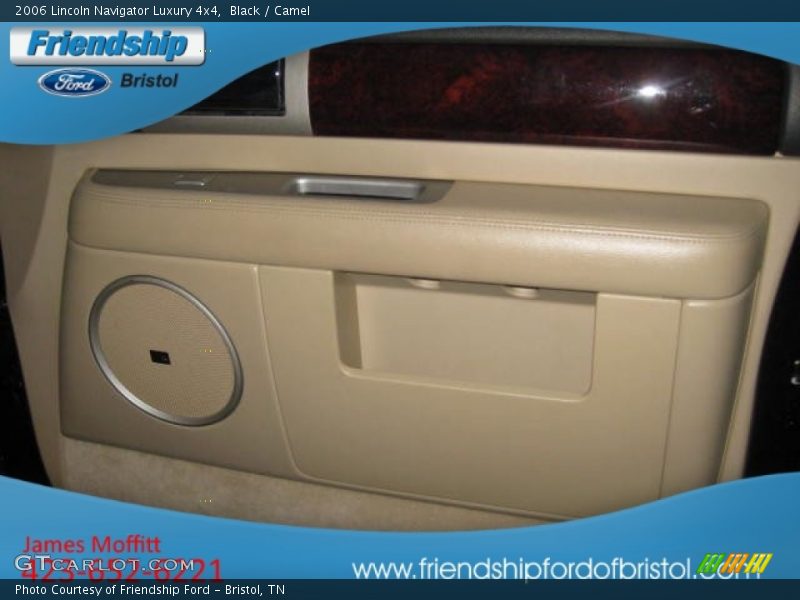 Black / Camel 2006 Lincoln Navigator Luxury 4x4
