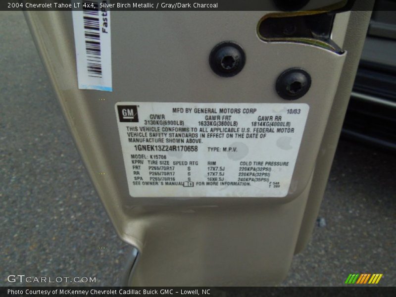Silver Birch Metallic / Gray/Dark Charcoal 2004 Chevrolet Tahoe LT 4x4