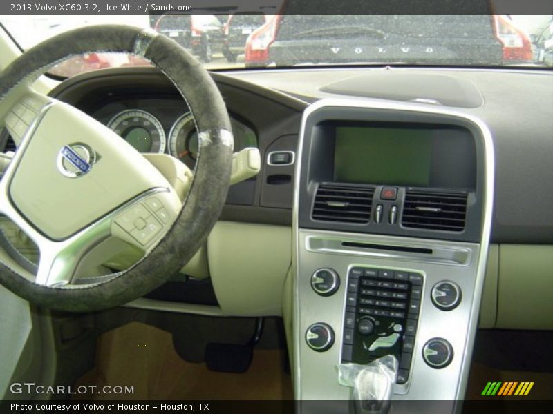 Ice White / Sandstone 2013 Volvo XC60 3.2