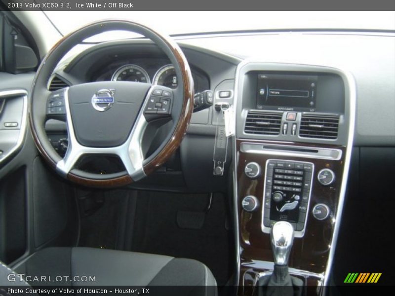 Ice White / Off Black 2013 Volvo XC60 3.2