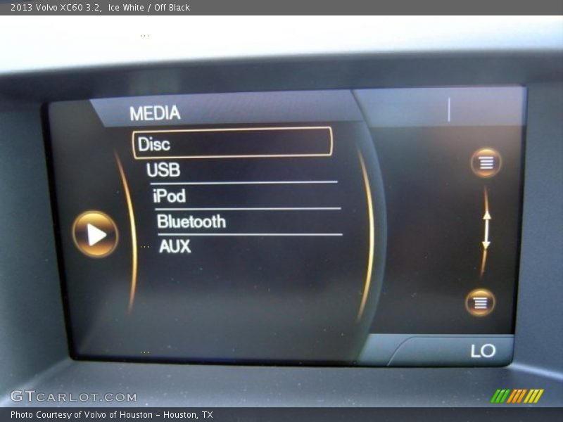 Ice White / Off Black 2013 Volvo XC60 3.2