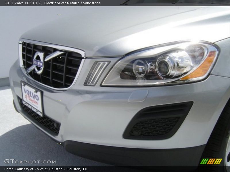 Electric Silver Metallic / Sandstone 2013 Volvo XC60 3.2