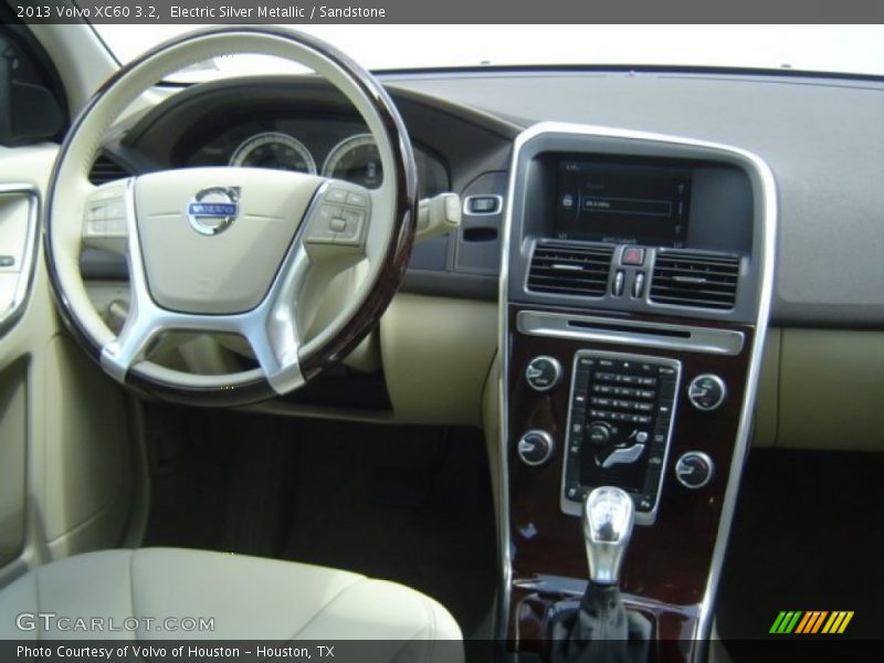 Electric Silver Metallic / Sandstone 2013 Volvo XC60 3.2