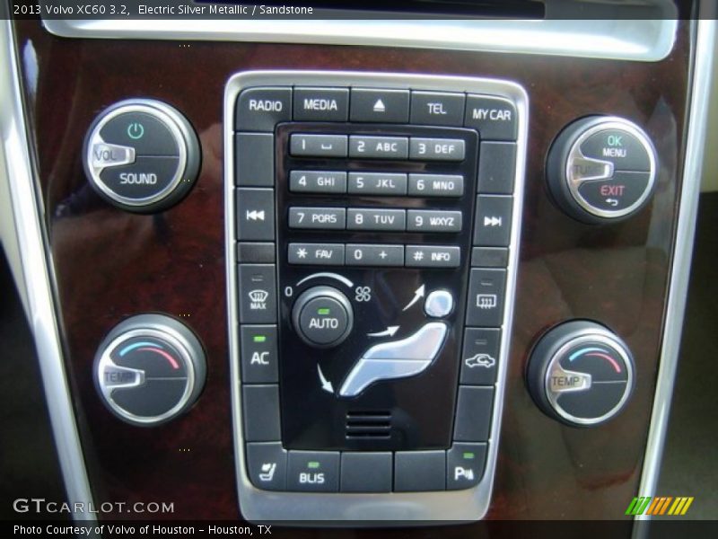 Electric Silver Metallic / Sandstone 2013 Volvo XC60 3.2
