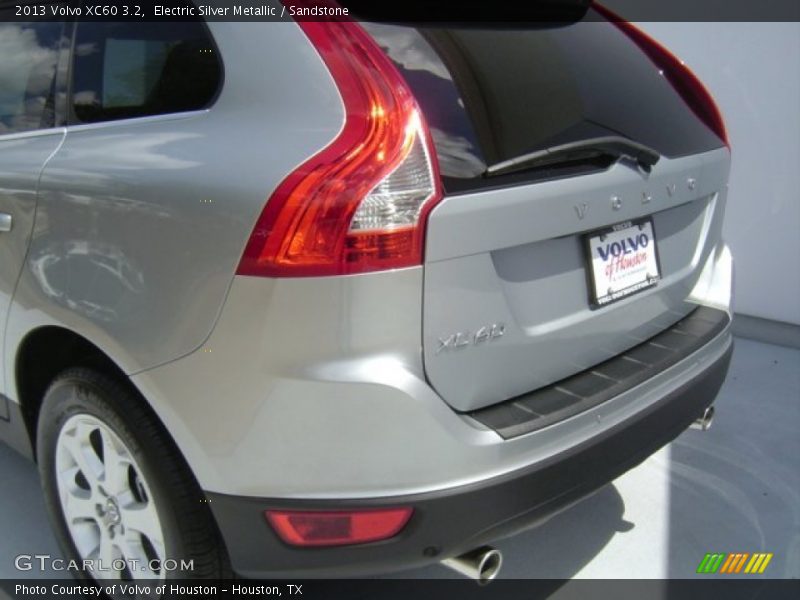 Electric Silver Metallic / Sandstone 2013 Volvo XC60 3.2
