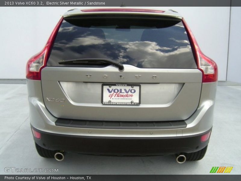 Electric Silver Metallic / Sandstone 2013 Volvo XC60 3.2