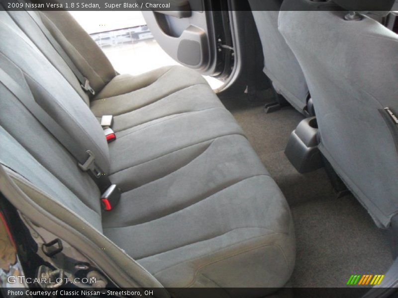 Super Black / Charcoal 2009 Nissan Versa 1.8 S Sedan