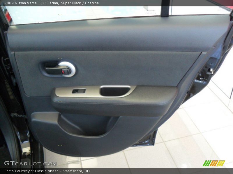 Super Black / Charcoal 2009 Nissan Versa 1.8 S Sedan
