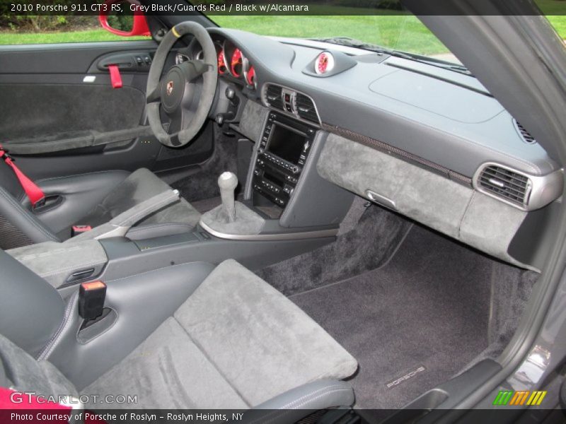 Dashboard of 2010 911 GT3 RS