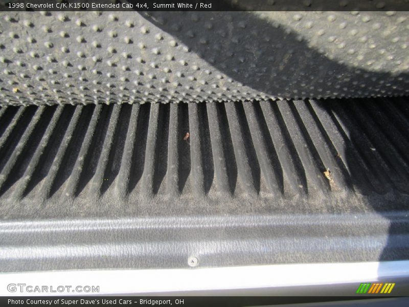 Summit White / Red 1998 Chevrolet C/K K1500 Extended Cab 4x4