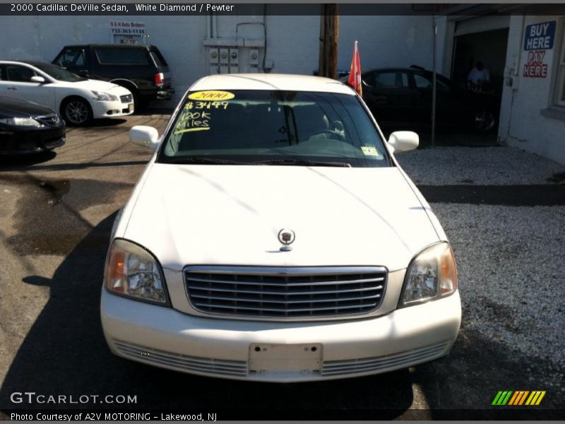 White Diamond / Pewter 2000 Cadillac DeVille Sedan