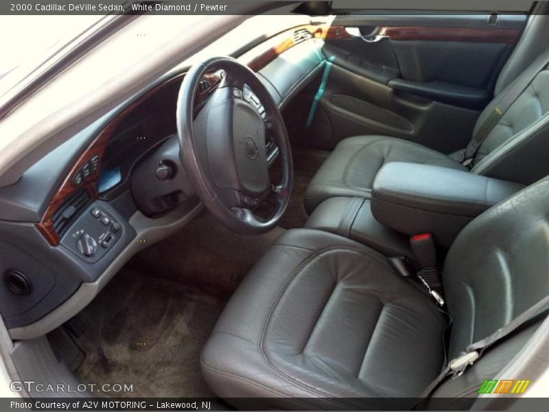 White Diamond / Pewter 2000 Cadillac DeVille Sedan