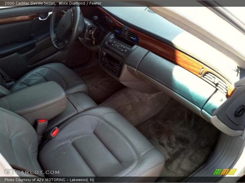 White Diamond / Pewter 2000 Cadillac DeVille Sedan