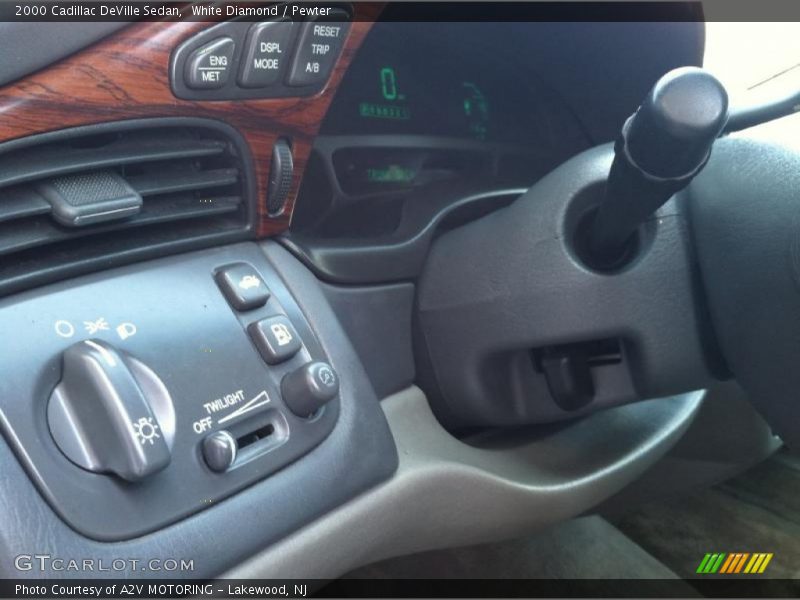 Controls of 2000 DeVille Sedan