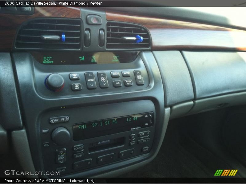 Controls of 2000 DeVille Sedan