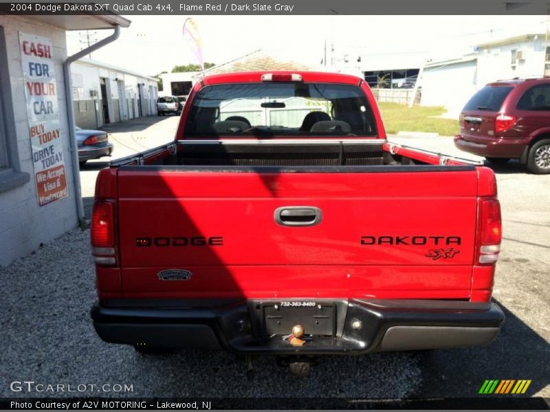 Flame Red / Dark Slate Gray 2004 Dodge Dakota SXT Quad Cab 4x4