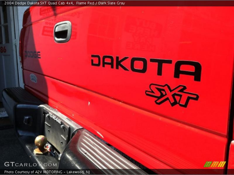 Flame Red / Dark Slate Gray 2004 Dodge Dakota SXT Quad Cab 4x4